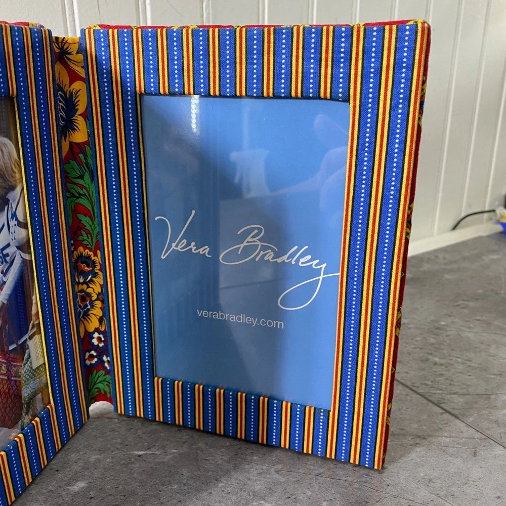 Vera Bradley Red Mediterranean Quilted Fabric Folding Double 4x6‎ Picture Frame